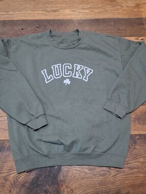 Lucky Graphic Crewneck Sweatshirt - Olive
